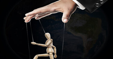 7 Sick Mind Games The Narcissist Uses to Manipulate You